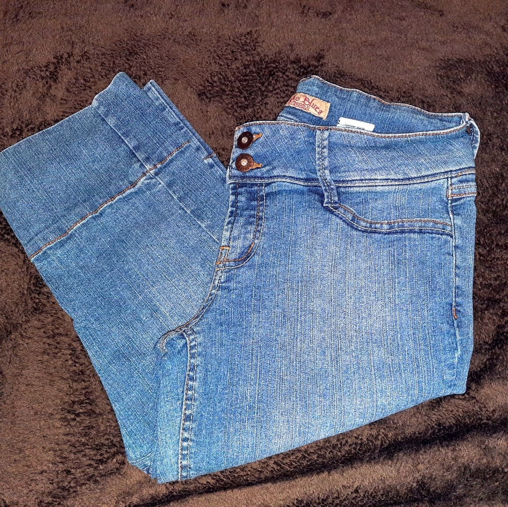 Paris blues capris